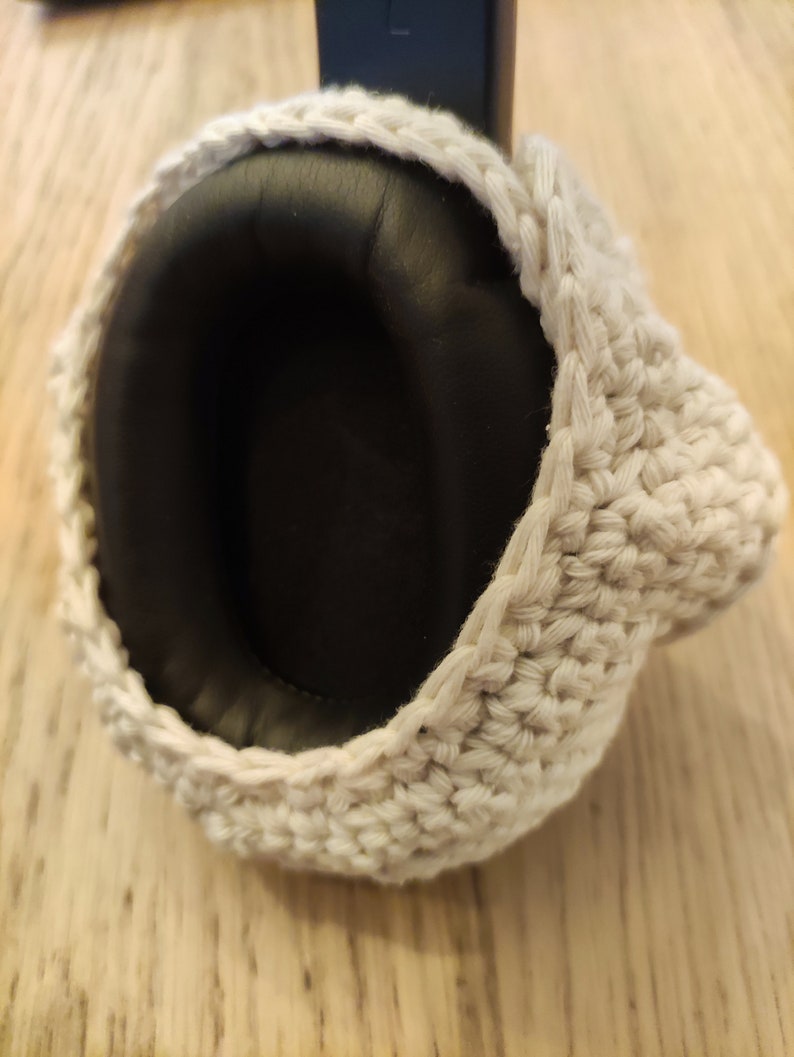 cat dog paws headphone cover airpods max sony xm4/xm5 gift for her earphone cover gift for pet lover crochet pattern gift for him.jpg