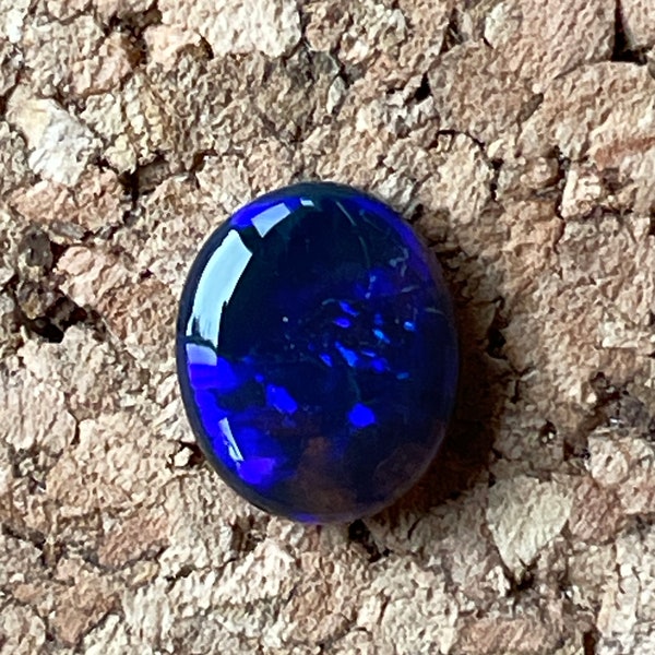 Australian Opal Lightning Ridge Solid Natural/Untreated Gemstone. 0.75ct.