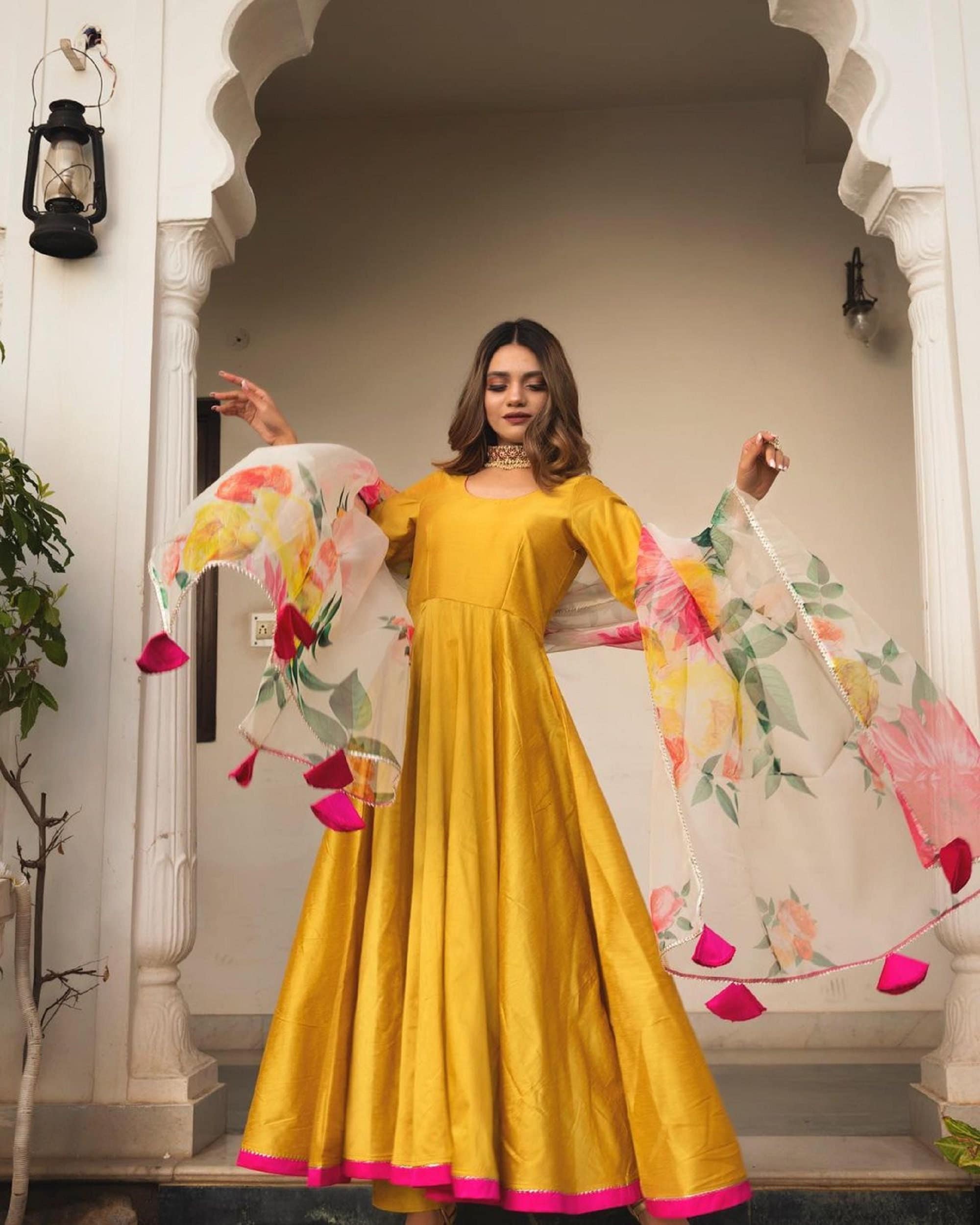 Pakistani/Indian Anarkali Style Suit with trousers Damen Kleidung Kostüme & Besonderes Indian Kostüme & Besonderes Orange UK 14 