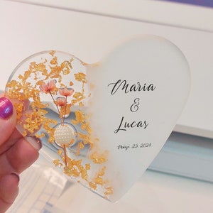Handmade Wedding Favor: Personalized Guest Favor, Perfect Gift for a Memorable Event, Personalized Resin Magnet