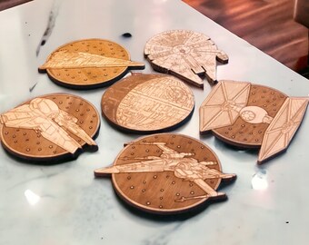 Set di sottobicchieri in legno per navi di Star Wars – Regali per la casa – Sottobicchiere per bevande geek – Decorazione ecologica – Design unico in legno – Fatto a mano