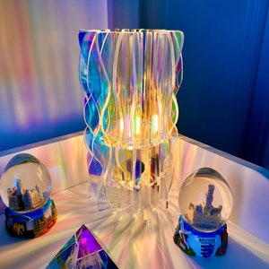 Iridescent Abstract Wavy Table Lamp | Colorful Reflections, Lamp for Living Room, Cozy Lamp, Holographic Design, Abstract Wavy Design | E14