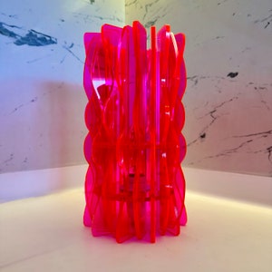 Neon Pink Abstract Wavy Table Lamp | Neon Pink Acrylic, Neon Living Room Lamp, Cozy Lamp, Colorful Lamp Design,  Abstract Wavy Design | E14