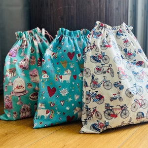 Waterproof and chic bread bag, keep your baguette fresh and delicious in transportation or on the street practical and durable