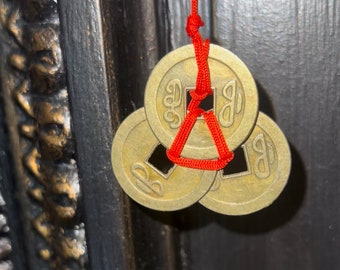 Porte-bonheur Feng Shui traditionnel chinois, monnaie Chinoise symbole de richesse, chance et prospérité réussite fortune, cadeau