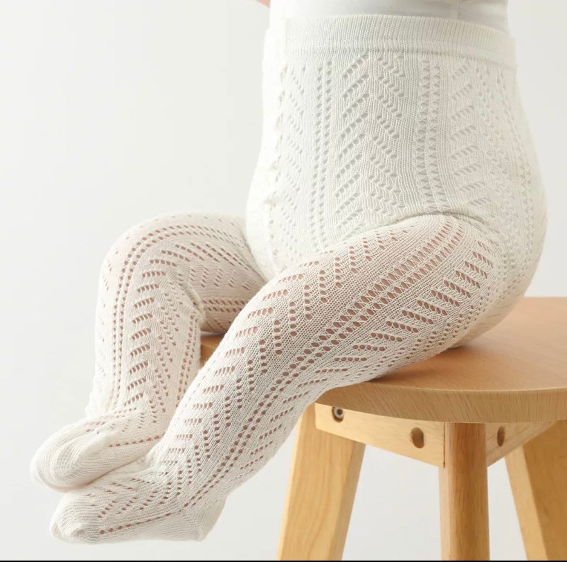 Le Chic Girl's Cable Knit Tights White, Sizes 3-14 - 14/164 