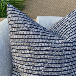 Federa per cuscino Boho blu e blu navy, federa per cuscino in cotone spesso e morbido, federa testurizzata blu navy e neutro, federa per cuscino in tessuto a righe intrecciate