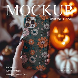 Handyhüllen Mockup für Halloween, Robuste Handyhülle mit Person, Frau mit durchsichtiger Handyhülle für Herbst, iPhone 15 Template