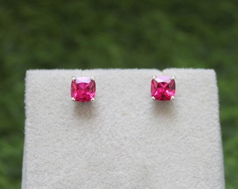 Rubin-Ohrstecker aus Sterlingsilber, rote Rubin-Ohrringe, Edelstein-Ohrstecker, Geburtsstein-Schmuck für Juli, Geschenk zum Jahrestag