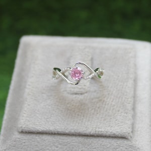 Anillo de compromiso vintage Art Déco de plata de ley con zafiro rosa