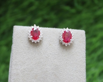 Rubin Ohrstecker: Oval Sterling Silber, Cubic Zirkonia