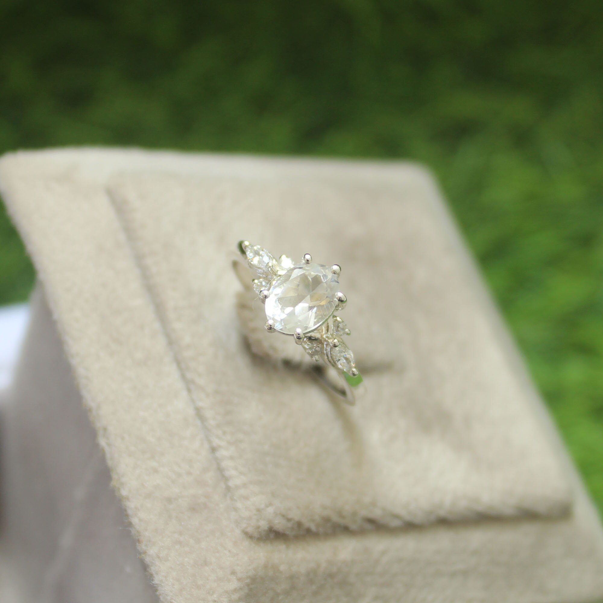 Bague Imposante En Argent 925 Avec Topaze Blanche - Neuf Sans Emballage
