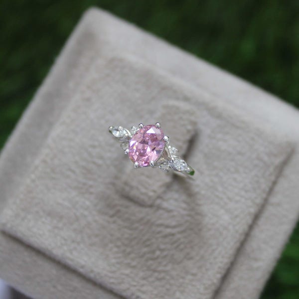 PIYONG MINI CHARM BRACELET / LIGHT PINK main image 1