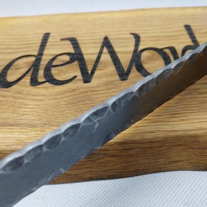 Handsmidd texturerad platt metall. Hamrad stål för hantverk. bild 10