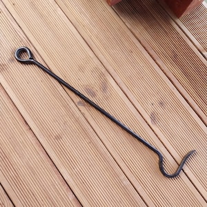 Atizador de chimenea forjado a mano. Atizador de fuego forjado. Atizador de estufa de leña de herrero. Atizador rústico de hierro forjado. Metalistería forjada.