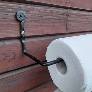 Portarotolo di carta igienica in ferro battuto. Portasciugamani per bagno. Portasciugamani in metallo nero. Portasciugamani da parete. Portasciugamani.