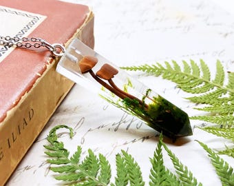 Terrarium Necklace, Resin mushroom pendant, mushroom necklace, mushroom resin jewelry, real moss, dark academia jewelry, witchy gifts