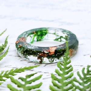 ANILLO DE MUSGO REAL, Anillo de resina facetada Cottagecore, Joyería de terrario, Anillo natural, Joyería de musgo real, Joyería botánica, Anillo Goblincore