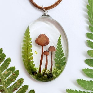 MUSHROOM NECKLACE, terrarium necklace, mushroom pendant, real moss, mushroom resin jewelry, pressed flower, dried fern necklace, cottagecore
