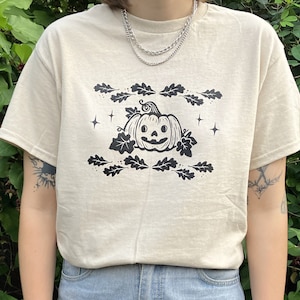 Hand Printed Pumpkin T Shirt - Autumn Print Shirt Lino Print Shirt, Cottagecore Clothing, Halloween Shirt, Linocut Whimsigoth Vintage Tee