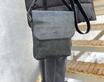 Gender Neutral Leather Messenger Bag Pattern, Basic Crossbody Bag PDF Template, Compact Shoulder Bag Design