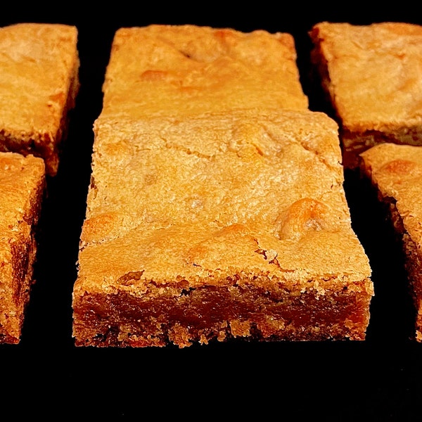 Blondies | Brown Sugar Brownies | Toffee | Brown Butter | Chocolate Chip | Maple | Walnut | Pecan | Unsalted | 8 per order | Buy Blondies