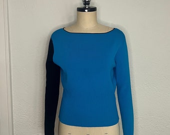 Blue and Black Womens Large Y2K 90s Color Block Pullover Boat Neck Shirt Sweater Blouse by Cyrus Made of Knit Rayon Nylon Made in Hong Kong