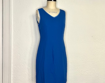 90s Y2K Royal Blue CDC Knee Length V Neck Elegant Sleeveless Bridesmaid Formal Cocktail Midi Dress in a Size 8 Lined and Zippered