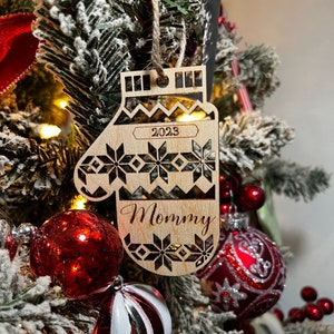 Nome do enfeite de natal da luva, enfeite de luva personalizado, enfeite de nome de madeira personalizado, etiqueta de presente de luva, etiqueta de meia de luva, fazenda