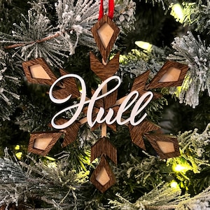 Décoration de Noël avec nom de famille, Décoration de flocon de neige personnalisée, Décoration de Noël de famille, Noël à la ferme, Nom de famille, Décoration 2023
