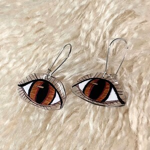 Slit pupil eye earrings