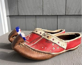 Mocassim antigo da Guarda Nacional Grega Tsarouchi, Pão Pom Pom, Mocassins de Couro Tsarouchi Vintage, Chinelos Gregos Antigos, Exército de Couro Vermelho