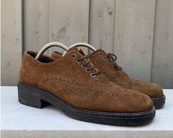 1970s Camurça Brogues Vintage Sapatos de Bico Quadrado Salto Vintage Derby Botas 10 Sapatos de Camurça Vintage Vintage Regilde Feito em Portugal Oxfords Vestido