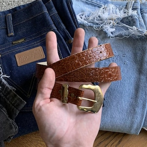 70s Vintage Textured Leather Belt Orangey Brown Brass Buckle 1970s Tooled True Vintage Belts Mens Womens Used Clothing Digital Dig