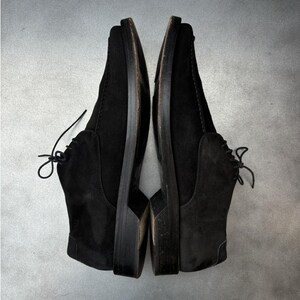 Scarpe da sera in pelle scamosciata con punta quadrata vintage Gianfranco Ferré anni '80 '90 Scarpe in pelle scamosciata vintage GFF Made in Italy con lacci anni '80 '90 Formali in pelle nera immagine 8