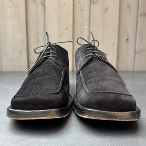 Scarpe da sera in pelle scamosciata con punta quadrata vintage Gianfranco Ferré anni '80 '90 Scarpe in pelle scamosciata vintage GFF Made in Italy con lacci anni '80 '90 Formali in pelle nera immagine 5