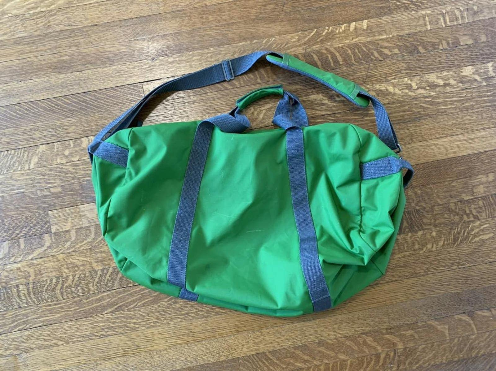 Mountain Equipment Co-op Green Nylon Duffle Bag Big Airport MEC