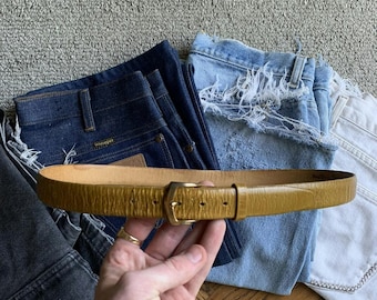 vintage Stag Grain Leather Belt 70s Deer Buckskin Odd Buckle Deer Skin 1970s 1960s 60s True vintage Belts Mens Womens Used Metal Silver Buck