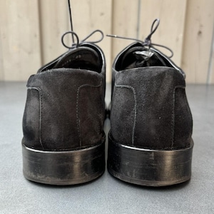 Scarpe da sera in pelle scamosciata con punta quadrata vintage Gianfranco Ferré anni '80 '90 Scarpe in pelle scamosciata vintage GFF Made in Italy con lacci anni '80 '90 Formali in pelle nera immagine 6
