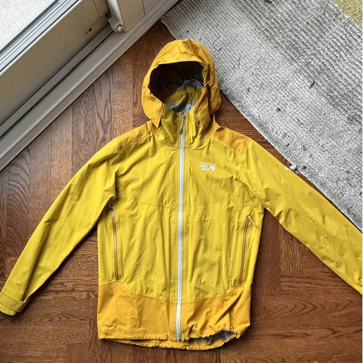 Mountain Hardwear Shell Jacket Taped Seams Gorpcore Arcteryx Mountain Hardwear Shell Jacket Taped Seams Gorpcore Arcteryx