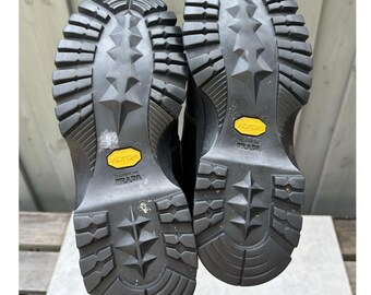 靴 prada 99ss archive velcro leather shoes Vintage Prada Boots Cross Strap Velcro F/W 1999 2000s Prada Milano