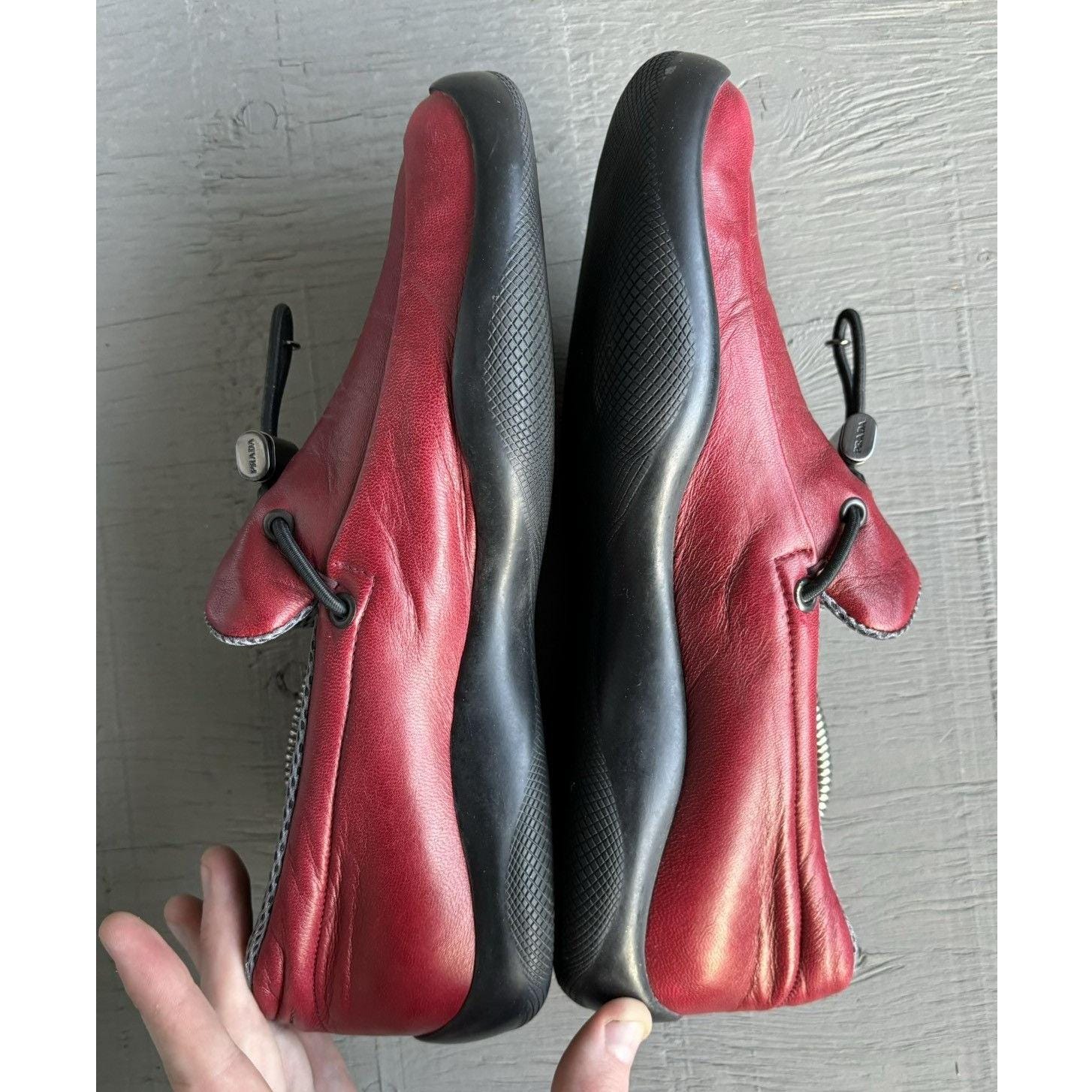 S/S 2002 Prada Sneakers Vintage Slip on Toggle Linea Rossa Vintage