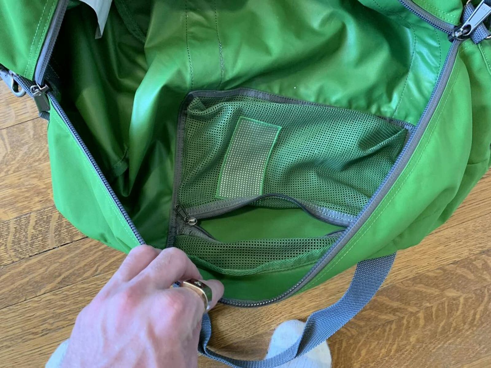 Mountain Equipment Co-op Green Nylon Duffle Bag Big Airport MEC