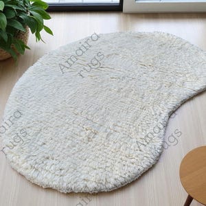 RESIDUE SHAGGY WOOL Bone White Rug Kidney shape Rug For Living Room & Bedroom|Minimalist Rug|Gift for Home Lover|Handmade Rug|Home Decor Rug