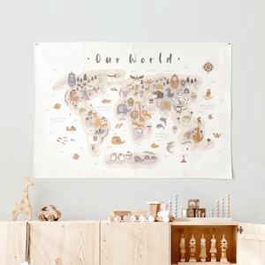Tapisserie murale carte du monde animal dans des tons ocre, décoration écologique pour chambre d'enfant, coton bio
