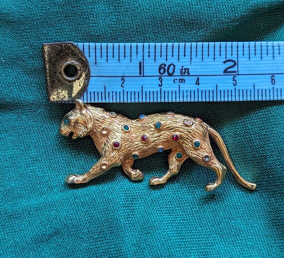 Unsigned leopard brooch with colorful rhinestones - image 5
