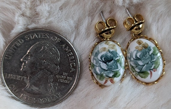 Dainty hand painted vintage earrings - image 2