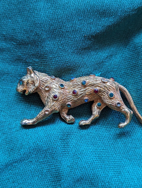 Unsigned leopard brooch with colorful rhinestones - image 1