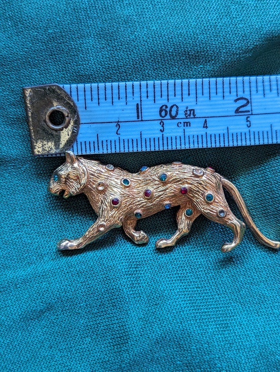 Unsigned leopard brooch with colorful rhinestones - image 2