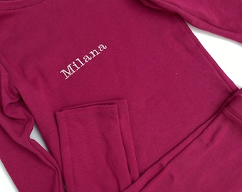 Pijamas personalizados para niñas y niños confeccionados con punto interlock orgánico